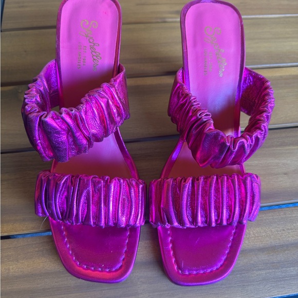 Seychelles Shoes - Seychelles Vibrant Pink Ruched Sandals